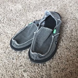 Gray Sanuk pull on shoes